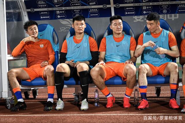 A·史密斯：西部强敌环伺 湖人这套阵容顶多只能拿西部第八